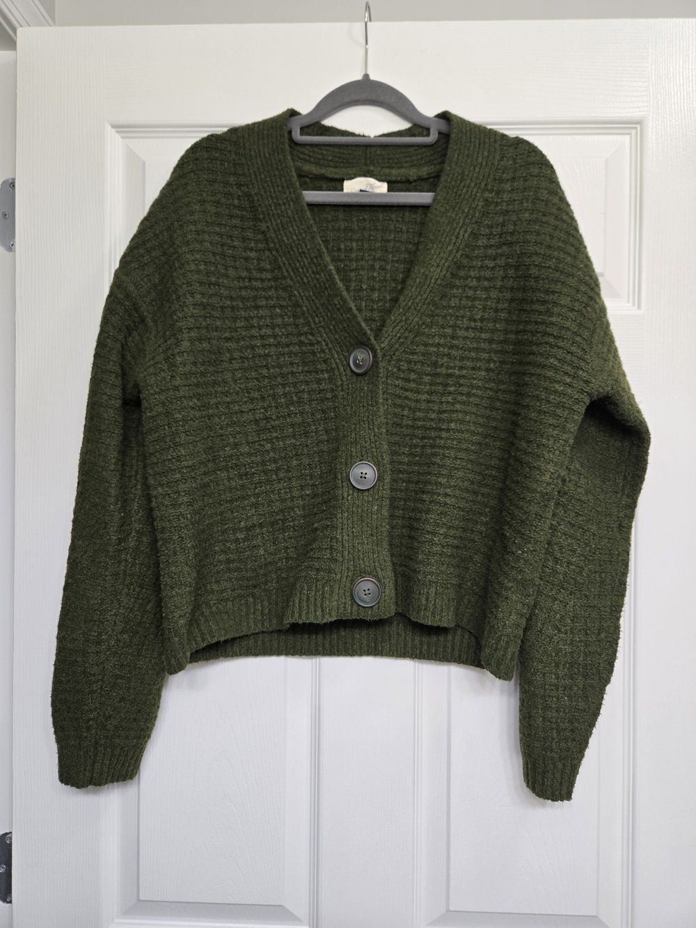 Universal Thread Olive Green Chunky V-Neck Button Cardigan